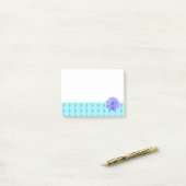 Paarse Bloem Diamant Patroon Rand Post-it® Notes (Op bureau)