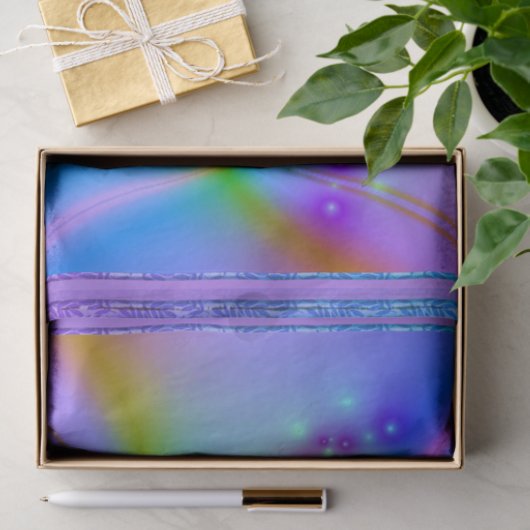 Paarse bloem in blauw tissuepapier (Geschenk)