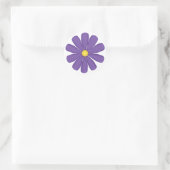 Paarse bloem met gele kern ronde sticker (Tas)