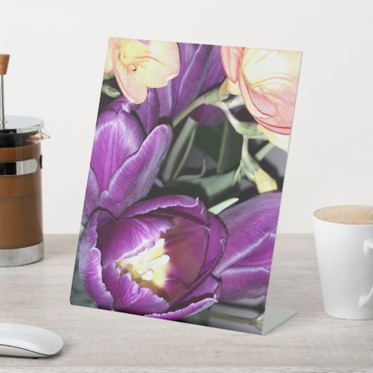 Paarse bloem reclamebord met voetstuk (Insitu)