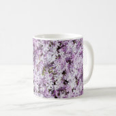 Paarse bloem, zomerse frisheid achtergrond. koffiemok (Voorkant rechts)
