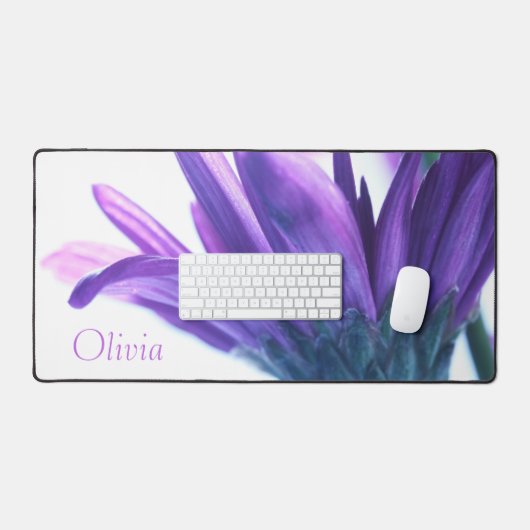 Paarse bloemblaadjes gepersonaliseerde bureaumat (Keyboard & Muis)