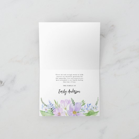 Paarse bloemblaadjes vieren het leven bedankkaart (Binnen)