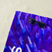 Paarse Bloemen Abstract met Witte Naam Strandlaken (In situ)