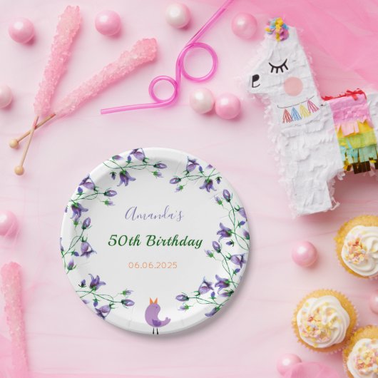 Paarse bloemen blauw wit papieren bordje (Feest)