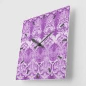 Paarse bloemen bloeien muurklok vierkante klok (Hoek)