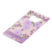 Paarse bloemen, bloemenpatroon, Jouw naam Creditkaart Flessenopener (Achterkant Gekanteld)