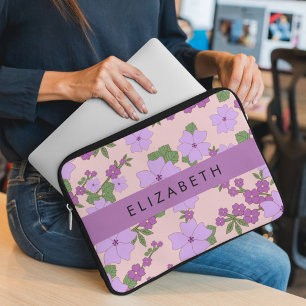Paarse bloemen, bloemenpatroon, Jouw naam Laptop Sleeve