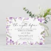 Paarse bloemen de avond voor repetitie diner kaart (Staand voorkant)