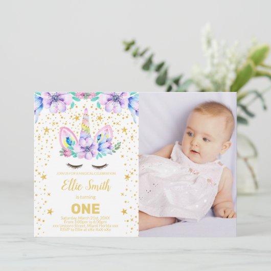 Paarse Bloemen Eenhoorn Verjaardagsuitnodiging met Kaart (Staand voorkant)