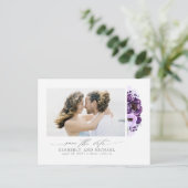 Paarse bloemen Elegant Modern Save the Date Foto Aankondigingskaart (Staand voorkant)