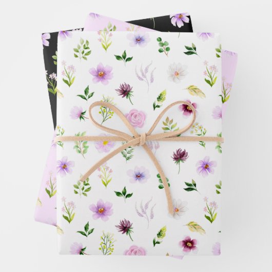 Paarse bloemen en gebladerte patroon inpakpapier vel (In situ)