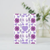Paarse bloemen en hart naadloos patroon briefkaart (Staand voorkant)