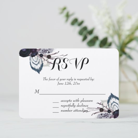 Paarse bloemen en veren RSVP (Staand voorkant)