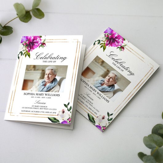 Paarse bloemen foto gedenkteken begrafenisprogramm kaart