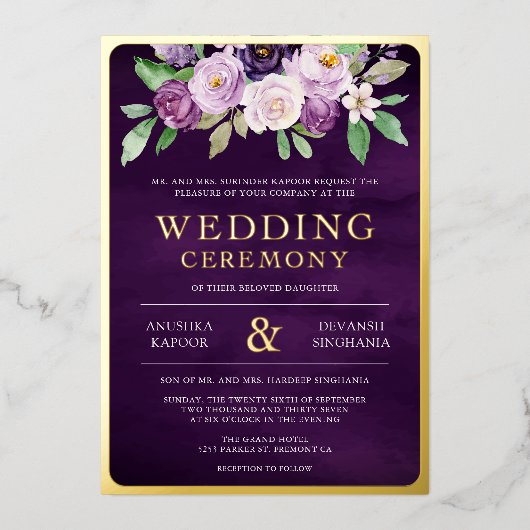 Paarse Bloemen Foto Indiase bruiloft goud Folie Uitnodiging (Voorkant)