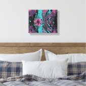 Paarse bloemen in dynamische achtergrond, stedelij canvas afdruk (Insitu (Slaapkamer))