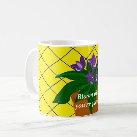 Paarse bloemen in pot met spreuk koffiemok (Voorkant links)