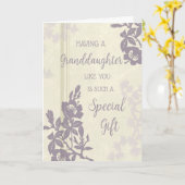 Paarse bloemen kleindochter verjaardag kaart (Gele Bloem)