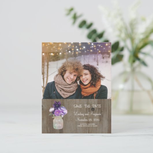 Paarse Bloemen Mason Jar Rustieke Foto Save the Da Aankondigingskaart (Staand voorkant)