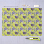 Paarse Bloemen op Gele Waterverf Tissuepapier (Craft)