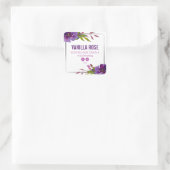 Paarse bloemen op witte productetiketten vierkante sticker (Tas)