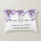 Paarse bloemen witte meneer mevrouw namen accent kussen (Voorkant)