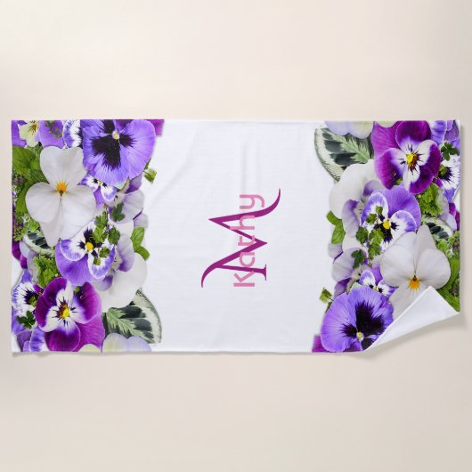 Paarse bloemen witte monogram strandlaken (Voorkant)