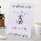 Paarse bloemen Zebra verjaardag Reclamebord Met Voetstuk (Insitu)