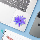 Paarse bloemenblauw bloemblauw paarse bloem sticker (Laptop met iPhone)