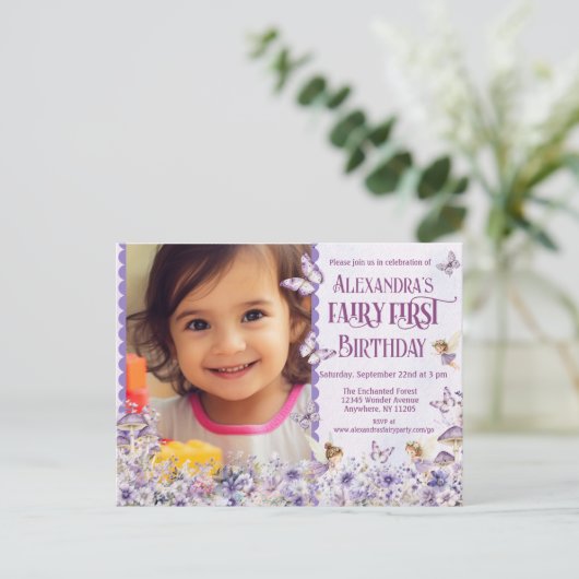 Paarse Bloemenfee Eerste Foto Verjaardag Uitnodiging Briefkaart (Staand voorkant)