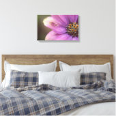 Paarse bloemenfotografie canvas afdruk (Insitu (Slaapkamer))