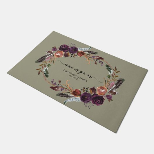 Paarse bloemenkrans komen als je welkom bent deurmat (Schuin)