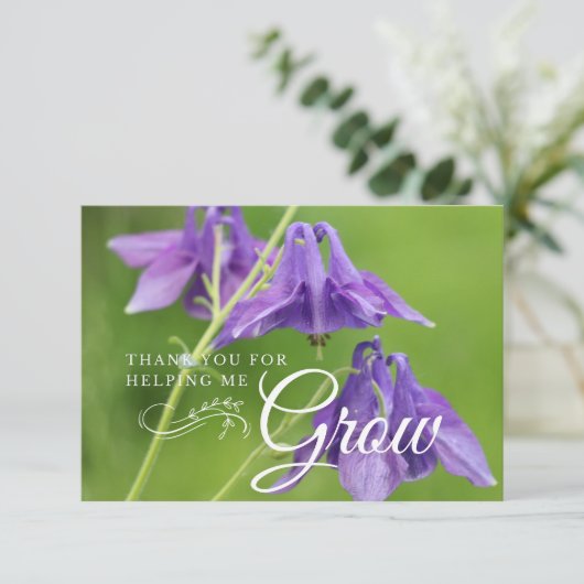 Paarse bloemenleraar waardering einde van het jaar bedankkaart (Staand voorkant)