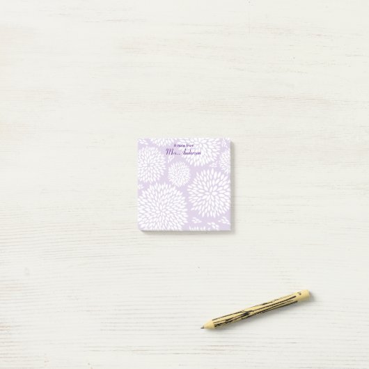  paarse bloemenpatroondocent post-it® notes (Op bureau)