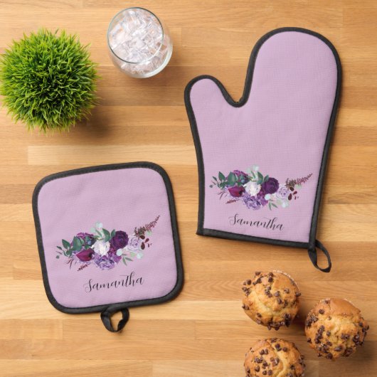 Paarse bloemenschrift Modern Ovenwant & Pannenlap Set (Top down)