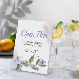 Paarse bloementuin bruiloft open bar reclamebord met voetstuk