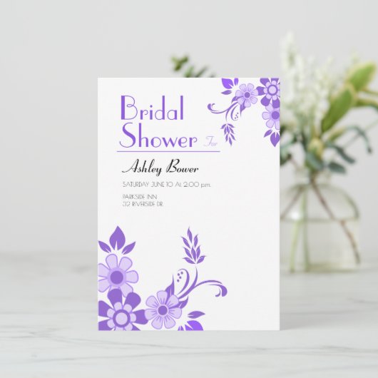 Paarse bloemetjesbruiloft kaart (Staand voorkant)