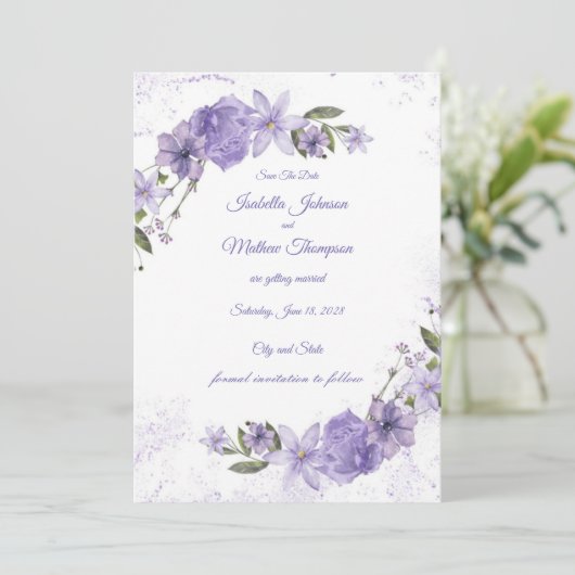 Paarse Bloemige Bruiloft Save The Date (Staand voorkant)