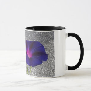 Paarse bloemige koffiemok mok