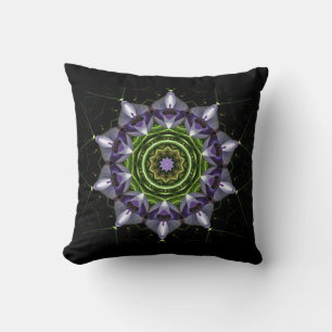 Paarse Bloemige Mandala Kaleidoscoop Kunst Kussen