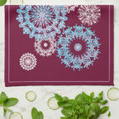 Paarse Bloemige Sneeuwvlokken Keukenhanddoek (Gevouwen)