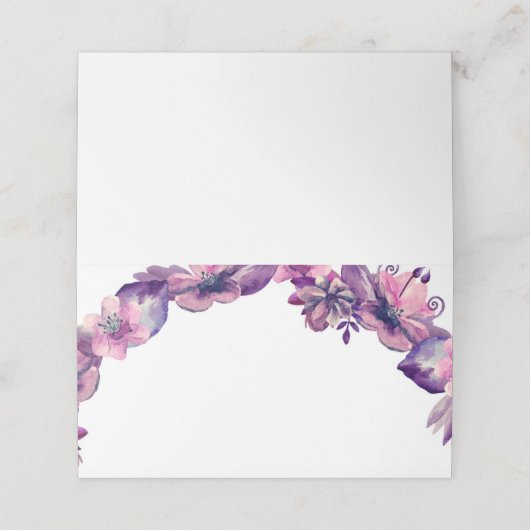 Paarse bloemige zitkaart. Roze bruiloft bloemen Plaatskaartje (Buitenkant ongevouwen)