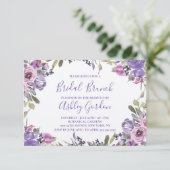 Paarse Bloemrijke Elegante Script Bruids Brunch Kaart (Staand voorkant)