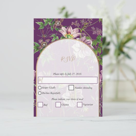 Paarse Bloemrijke Groene Gouden Boog Bruiloft RSVP Kaartje (Staand voorkant)