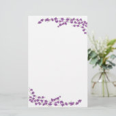 Paarse bloesems briefpapier (Staand voorkant)
