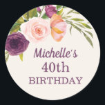 Paarse Blush Pink Floral Cream 40th Birthday Ronde Sticker<br><div class="desc">Prachtige paarse en wazige roze waterverf floral on crème-kleurige enveloppe voor de verzegeling van de 40e verjaardag van de sticker voor vrouwen. Neem contact met ons op voor hulp bij aanpassingen of om passende producten aan te vragen.</div>