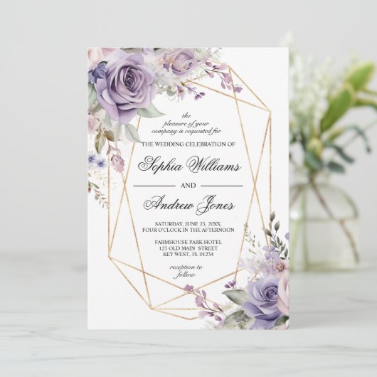 Paarse & Blush Roos Bloemen Bruiloft Uitnodiging (Staand voorkant)