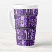 Paarse boekhouder boeken Latte Mok (Linkerhoek)