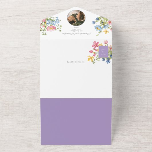 Paarse Boho Wildflower bruiloft All In One Uitnodiging (Buitenkant)